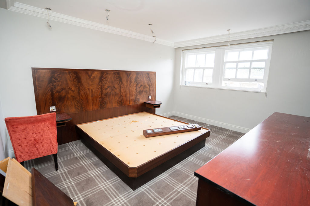 Bedroom before renovation